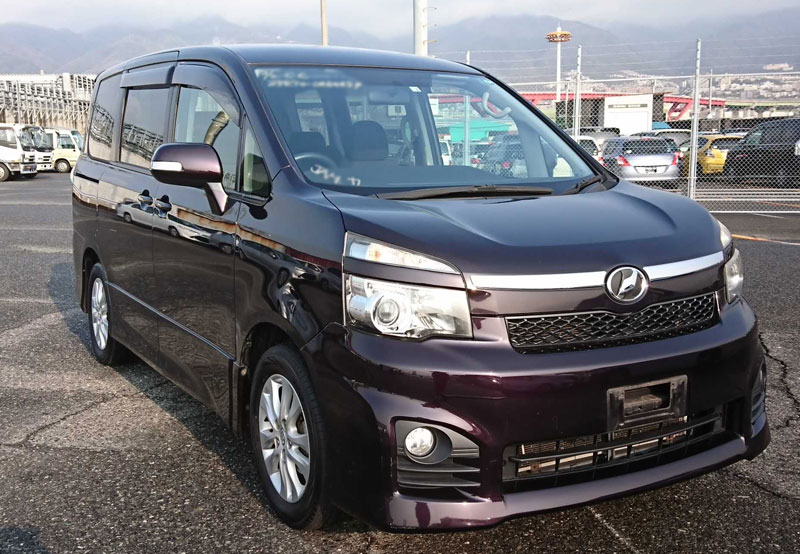 Toyota voxy расход топлива